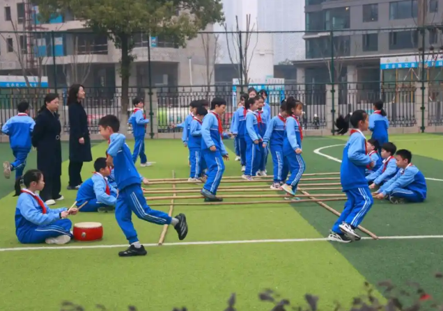 先行探究也有村庄校的量体裁衣其五维推进的体系性实践
